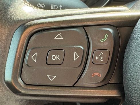 Used 2018 Jeep Wrangler Sport AWD/4WD image 14