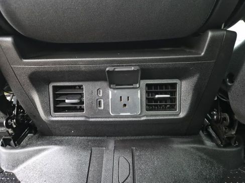 Used 2022 Chevrolet Silverado 1500 LT image 37