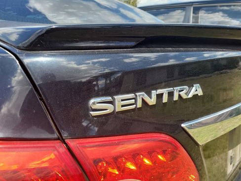 Used 2015 Nissan Sentra SR w/ Navigation Package FWD image 7