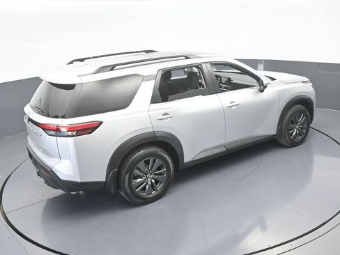 Used 2022 Nissan Pathfinder SV w/ SV Premium Package image 57