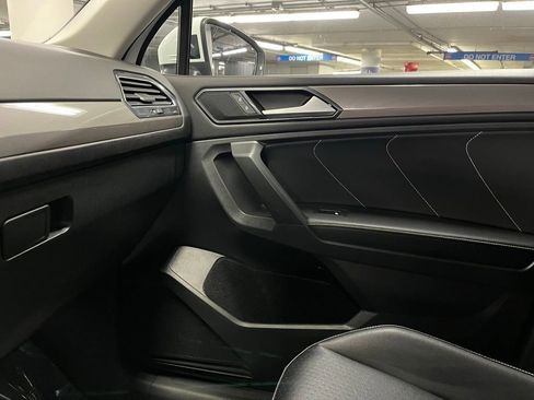 Used 2022 Volkswagen Tiguan SE image 27