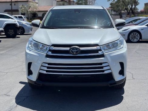 Used 2019 Toyota Highlander LE FWD image 8