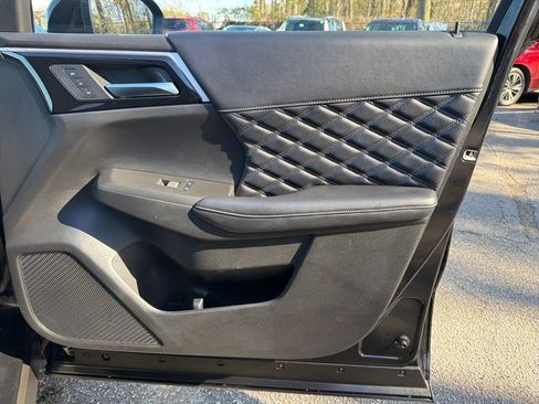 Used 2024 Mitsubishi Outlander 4WD Plug-In Hybrid image 30