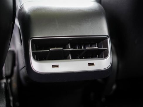 Used 2018 Tesla Model 3 Long Range RWD image 16