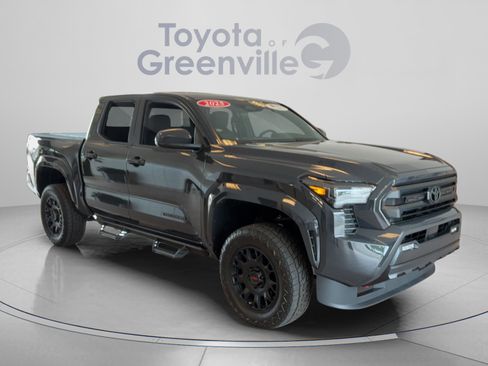 Used 2025 Toyota Tacoma SR5 AWD/4WD image 8