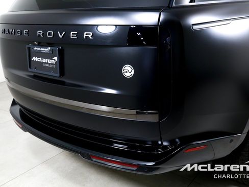 Used 2025 Land Rover Range Rover SV AWD/4WD image 42