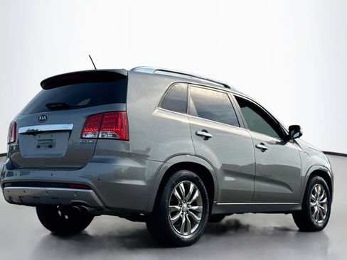 Used 2012 Kia Sorento SX w/ SX Premium Pkg FWD image 2