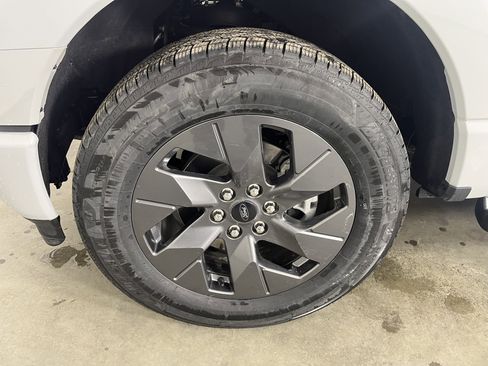 Used 2023 Ford F150 Lightning Lariat image 22