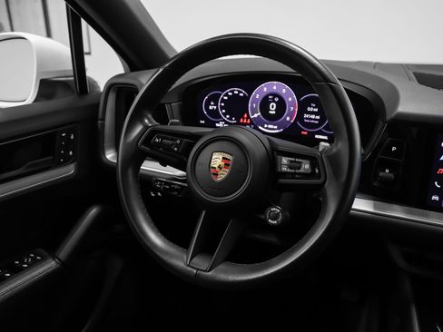 Certified 2024 Porsche Cayenne Coupe AWD/4WD image 28