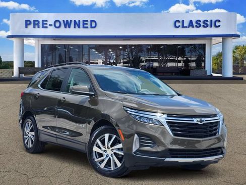 Used 2024 Chevrolet Equinox LT w/ LPO, Floor Liner Package FWD image 1