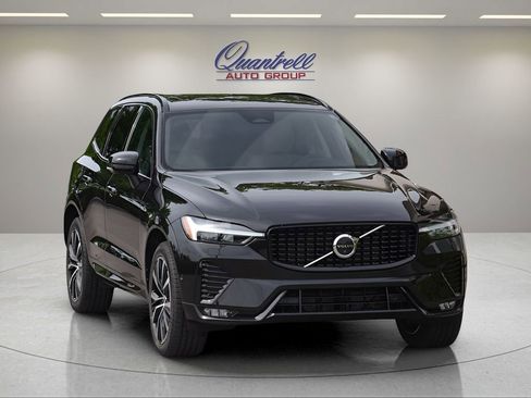 Used 2023 Volvo XC60 B5 Plus w/ Climate Package AWD/4WD image 2