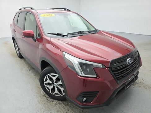 Used 2022 Subaru Forester Premium image 3