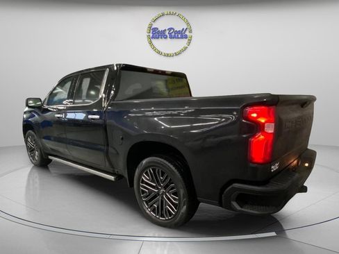 Used 2019 Chevrolet Silverado 1500 High Country w/ Technology Package image 3