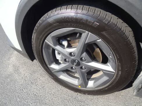 Used 2025 Kia K4 FWD image 13
