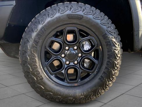 Certified 2024 Chevrolet Silverado 1500 ZR2 w/ ZR2 Bison Edition image 19