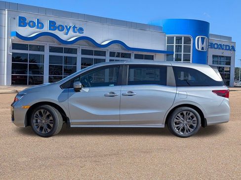 New 2026 Honda Odyssey Touring image 2