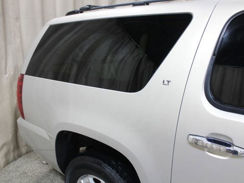 Used 2007 Chevrolet Suburban LT w/ LT Preferred Equipment Group image 12