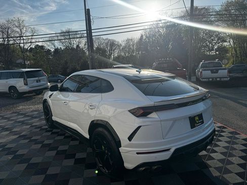 Used 2022 Lamborghini Urus image 10