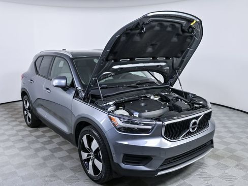 Used 2019 Volvo XC40 T5 Momentum image 31