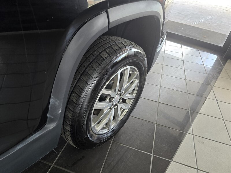 Used 2018 GMC Acadia SLE w/ Driver Alert Package I AWD/4WD image 41