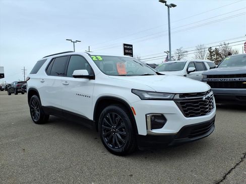 Certified 2023 Chevrolet Traverse RS w/ LPO, Floor Liner Package image 3