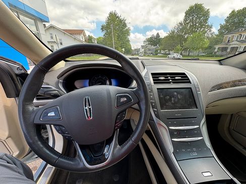 Used 2013 Lincoln MKZ Hybrid FWD image 12