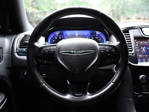 Used 2019 Chrysler 300 S image 25