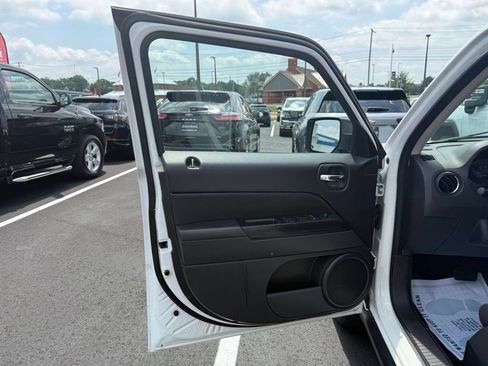 Used 2016 Jeep Patriot Sport w/ Power Value Group AWD/4WD image 24