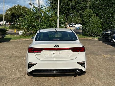 Used 2019 Kia Forte LXS FWD image 6