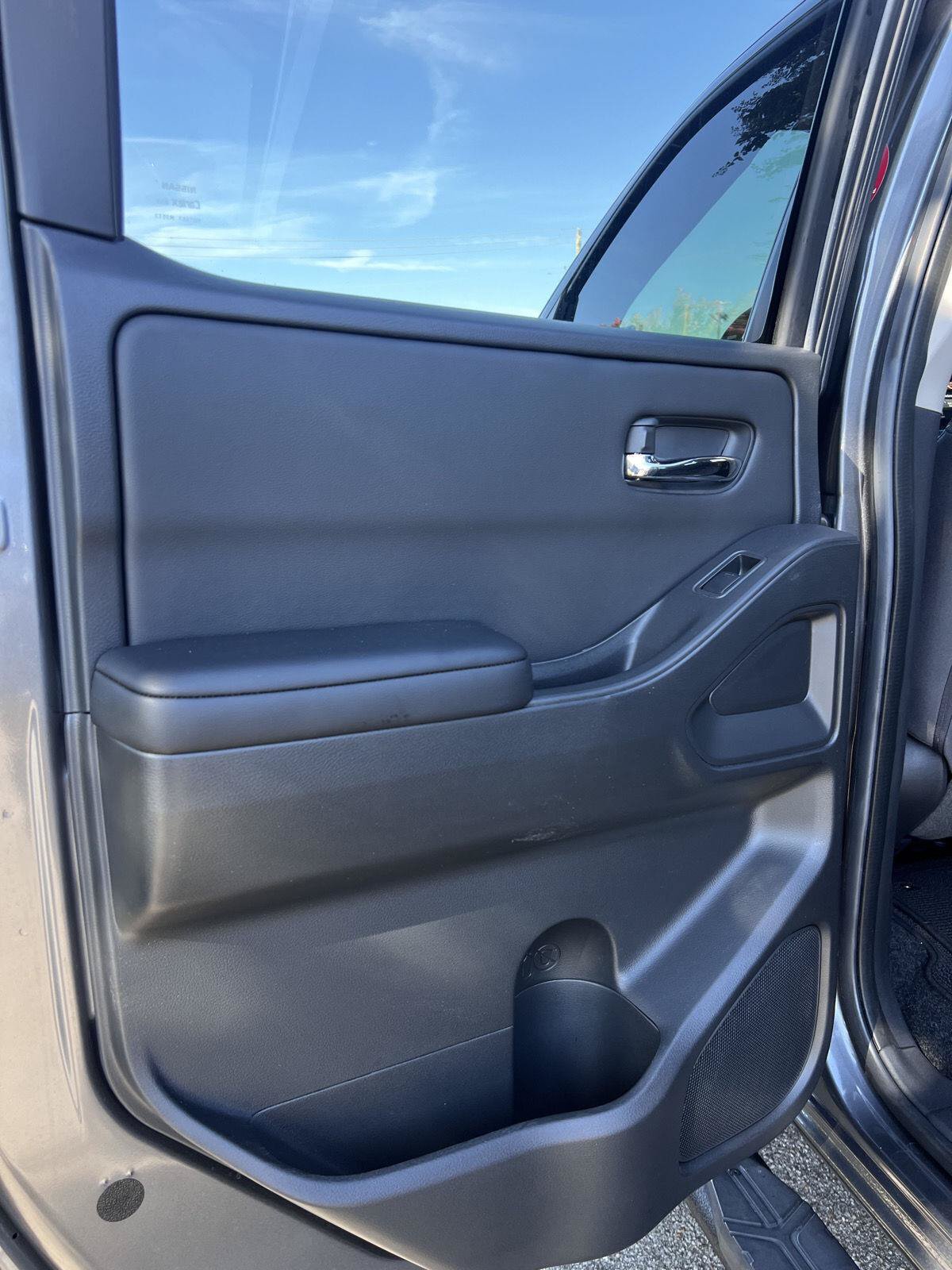 Used 2025 Nissan Frontier SV AWD/4WD image 18