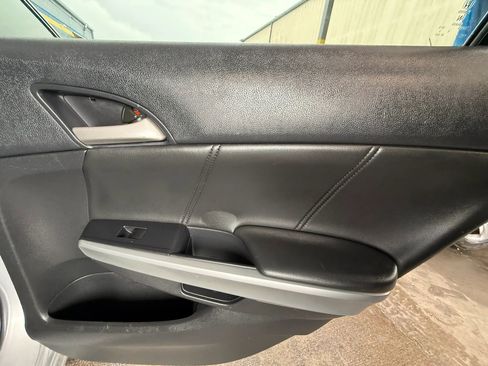 Used 2010 Honda Accord EX-L image 21