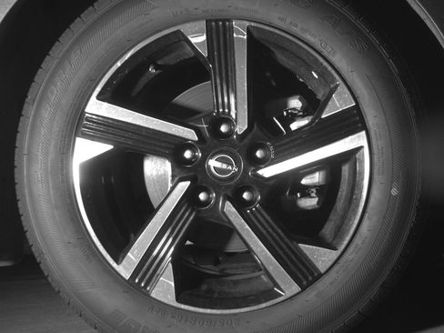 Used 2025 Nissan Sentra SV FWD image 13