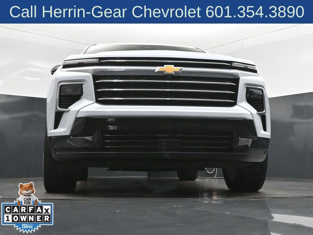 Used 2026 Chevrolet Traverse High Country FWD image 45