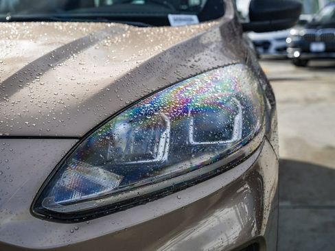 Used 2020 Ford Escape S image 10