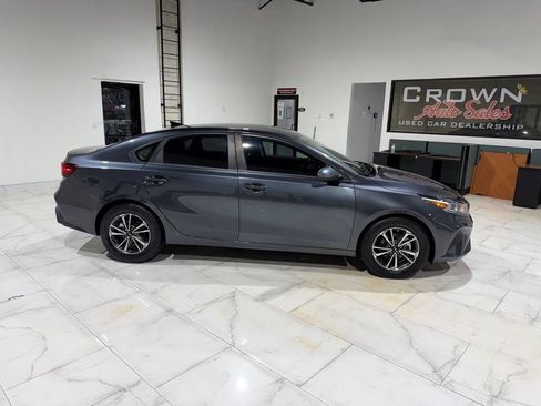 Used 2024 Kia Forte LXS FWD image 7