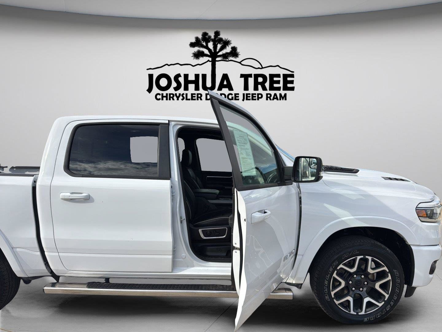 Used 2025 RAM 1500 Laramie w/ Sport Appearance Package AWD/4WD image 9