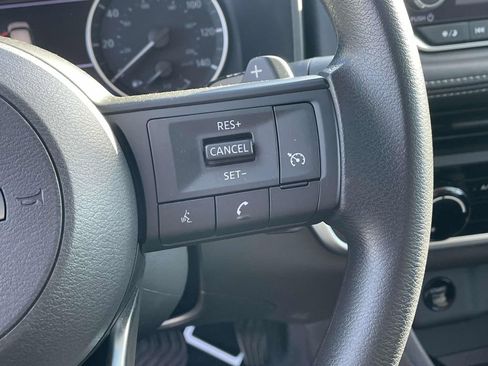 Used 2024 Nissan Rogue S image 19