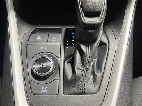 Used 2021 Toyota RAV4 XLE w/ Convenience Package AWD/4WD image 27