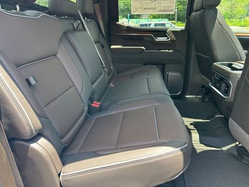 New 2026 GMC Sierra 1500 Denali w/ Denali Reserve Package AWD/4WD image 17