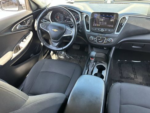 Used 2022 Chevrolet Malibu RS FWD image 12