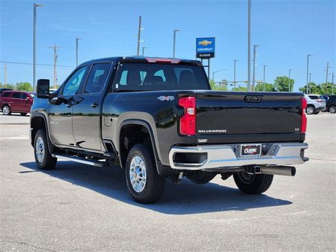 Used 2024 Chevrolet Silverado 2500 LT image 5