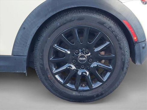 Used 2018 MINI Cooper 2-Door Hardtop image 5