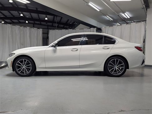 Used 2021 BMW 330i Sedan w/ Driving Assistance Package image 25