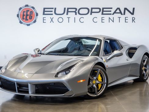 Used 2018 Ferrari 488 Spider RWD image 5