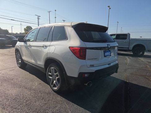 Used 2024 Honda Passport EX-L image 7