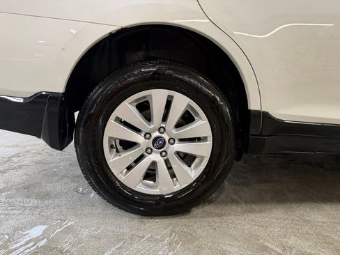 Used 2019 Subaru Outback 2.5i Premium AWD/4WD image 35