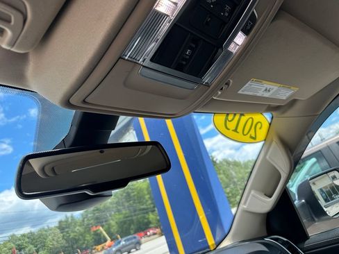 Used 2019 RAM 1500 Laramie AWD/4WD image 30