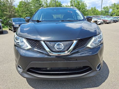 Used 2019 Nissan Rogue Sport SV w/ Technology Package image 2