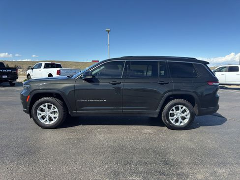 Certified 2023 Jeep Grand Cherokee L Limited w/ Trailer Tow Group (B) image 8