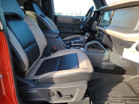 Used 2024 Ford Bronco Wildtrak image 13